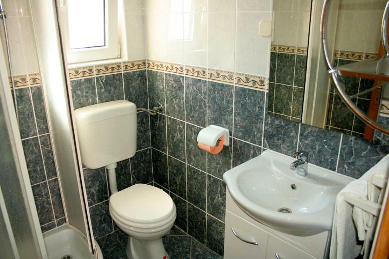 Apartments Mirjana - Stara Novalja Bagian luar foto